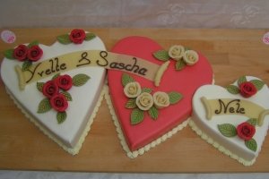 Hochzeitstorte In Herzform Online Bestellen Confiserie Bachmann